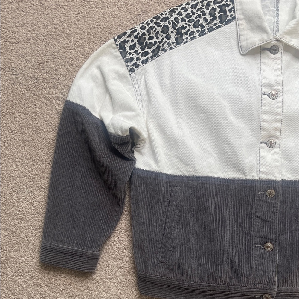 Two-Tone Jacket with Leopard Print - image 4